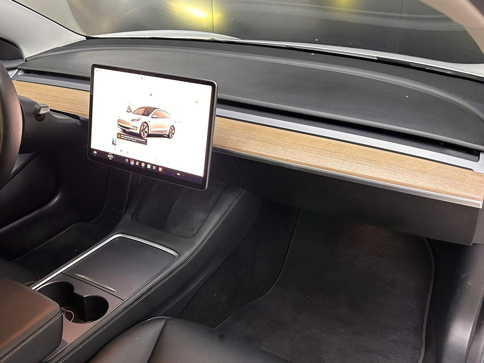 Fahrzeugabbildung Tesla Model 3 Long Range Dual AWD PANO+LED+NAVI+KAM+WP