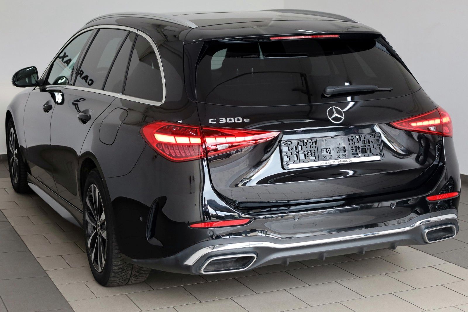 Fahrzeugabbildung Mercedes-Benz C 300e T AMG Line Leder,Navi,LED,HUD,SH,Park Pak