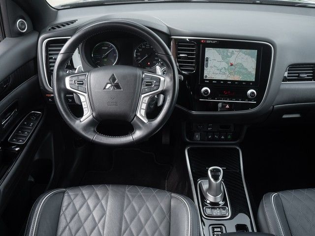 Outlander PHEV Top 4WD ACC+360°+LED+LEDER