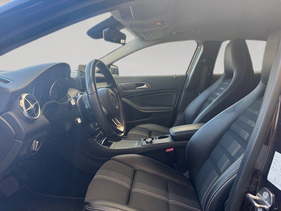 Fahrzeugabbildung Mercedes-Benz GLA 250 Urban AT