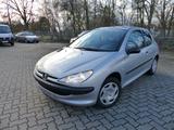 Peugeot 206 1.1 Glasdach ABS Servo HiFi Ganzjahresreifen - gebrauchte Peugeot 206 aus dem Jahr 2001