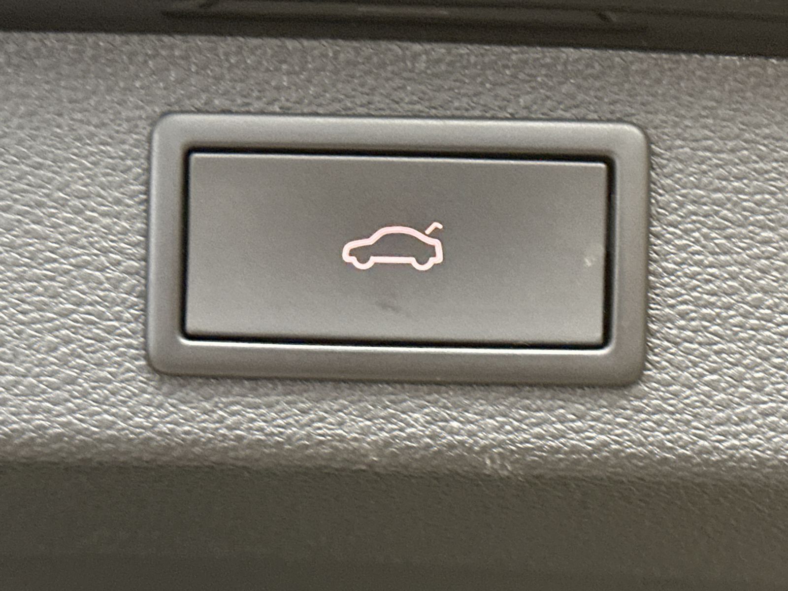 Fahrzeugabbildung SKODA Kodiaq 2.0 TDI 4x4 DSG Tour NAV+LED+AHK+CARPLAY