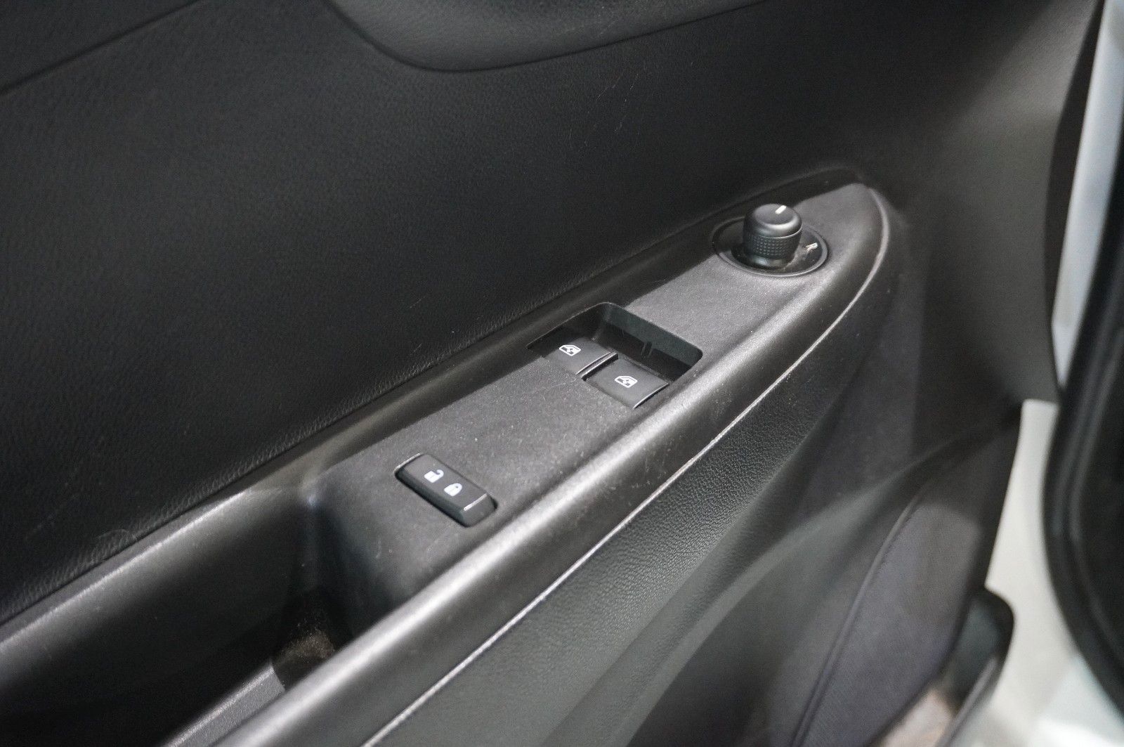 Fahrzeugabbildung Opel Karl 1.0 EDITION 5-TÜR KLIMA/USB/TEMP./BT