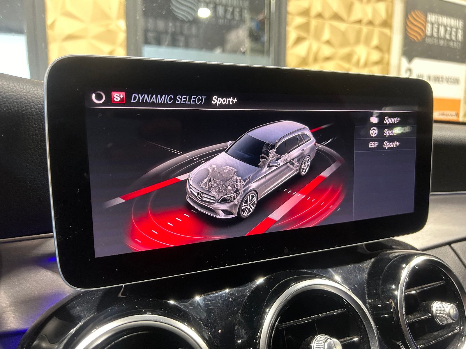 Fahrzeugabbildung Mercedes-Benz C 200 T-Modell/NAVI/KAMERA/APPLE/AMBIENTE/SHZ