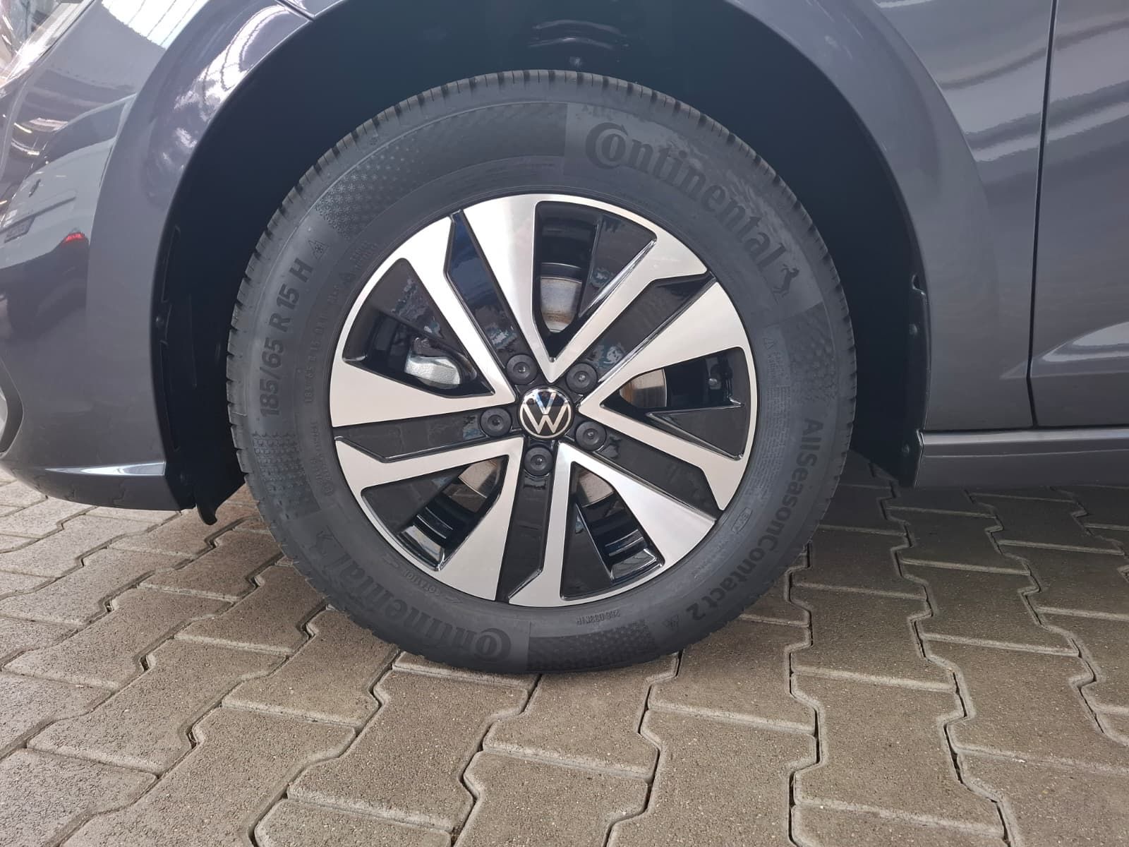 Fahrzeugabbildung Volkswagen Polo VI Energy 1.0 TSI DSG +LED +ACC+Travel Ass.