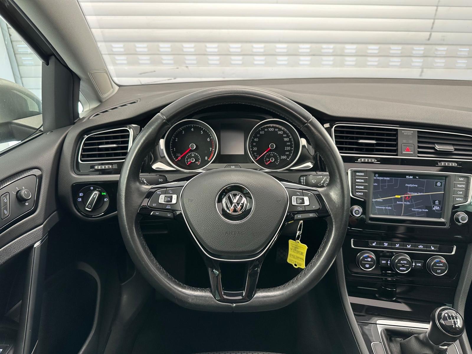 Volkswagen Golf VII Variant 1.4 TSI Highline Kamera Pano 