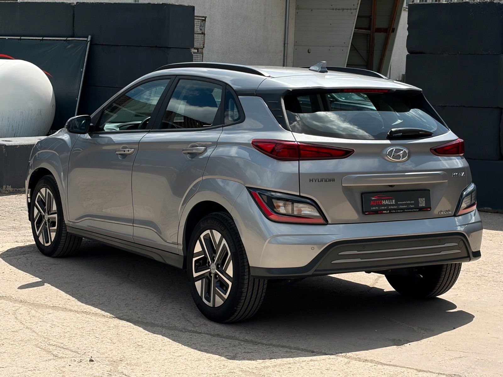 Fahrzeugabbildung Hyundai KONA E Select ACC PDC CAM SHZ LHZ LKA CarPlay