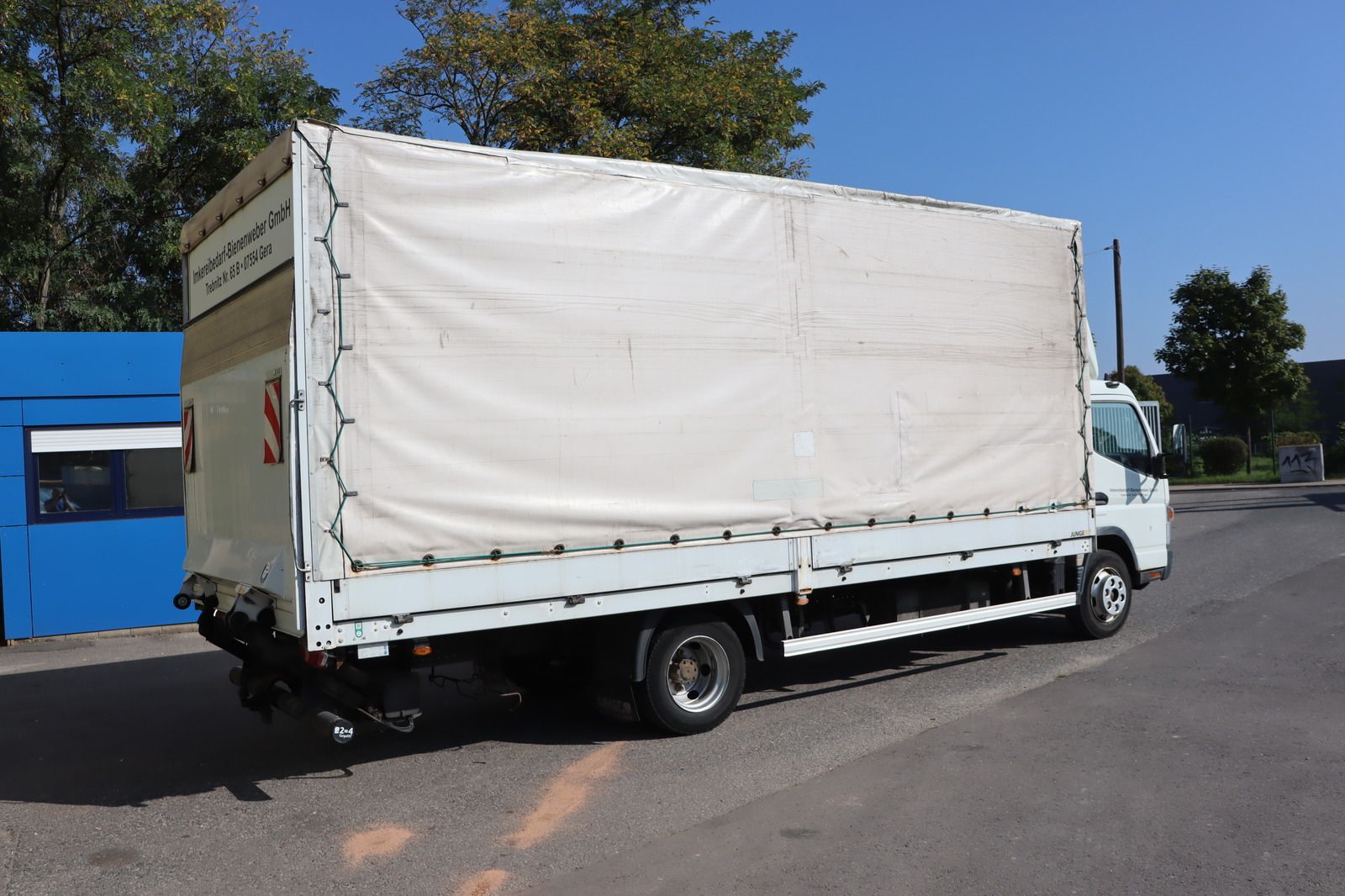 Fahrzeugabbildung Mitsubishi Fuso Canter Duohic 7L15 Plane Ladebordwand