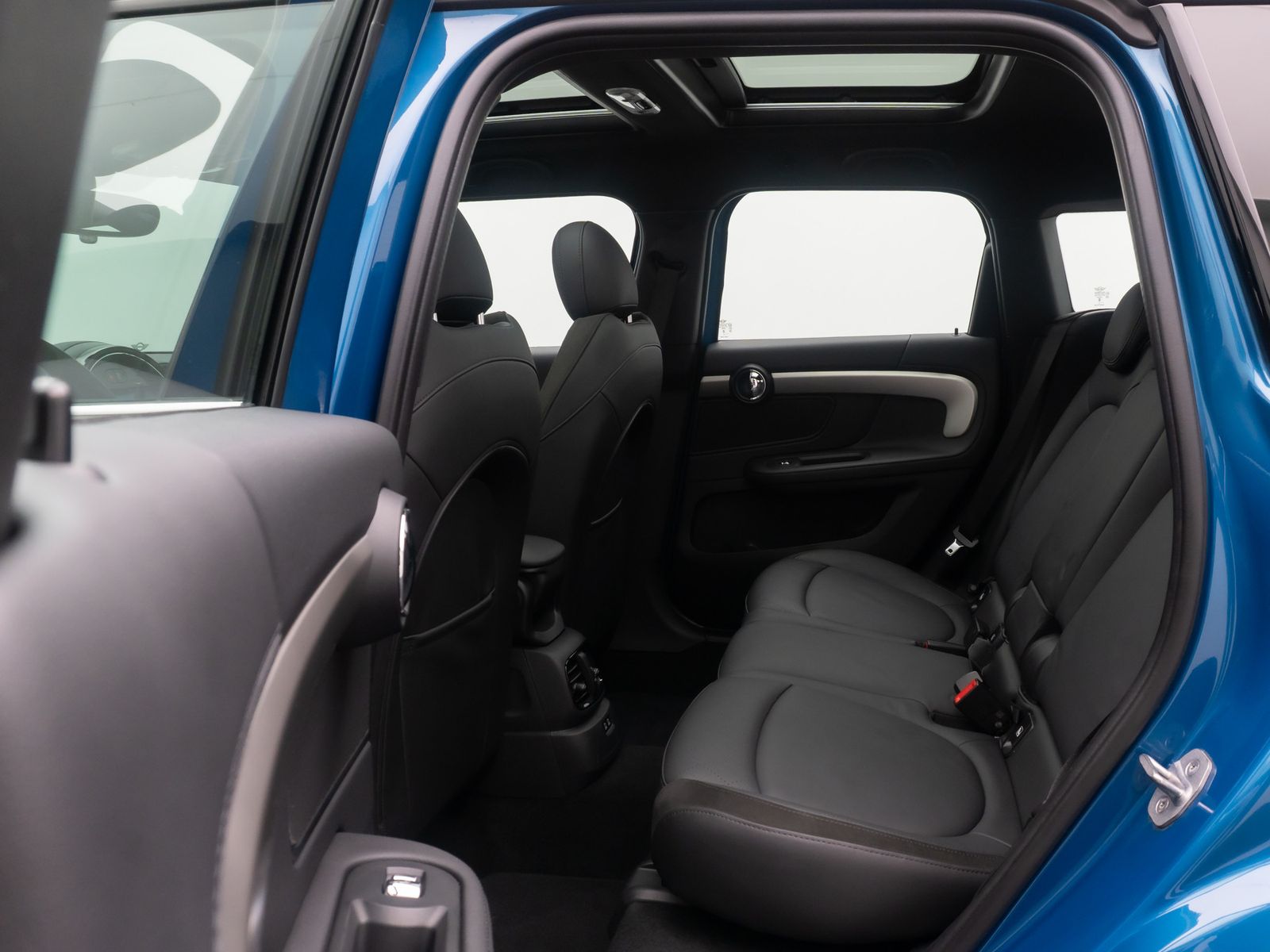 Fahrzeugabbildung MINI John Cooper Works Countryman ALL4 HUD H/K Voll