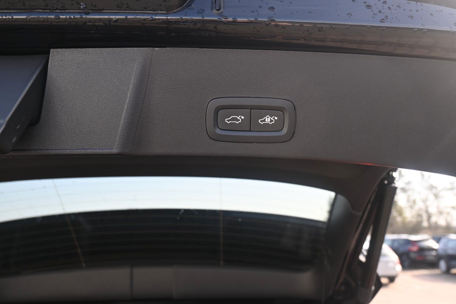 Fahrzeugabbildung Volvo XC40 B3 Plus Black Edition *360°*ACC*NAV*LED*PAN