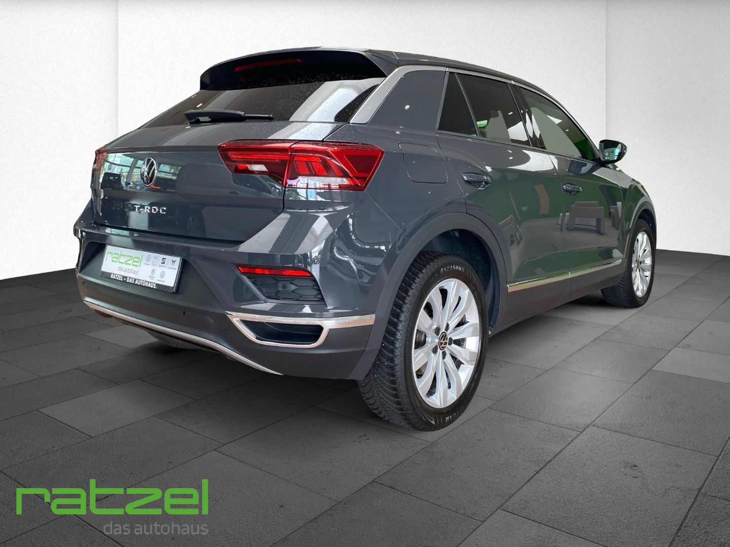 Fahrzeugabbildung Volkswagen T-Roc Sport 1.5 TSI DSG Navi LED Sperrdiff. ACC
