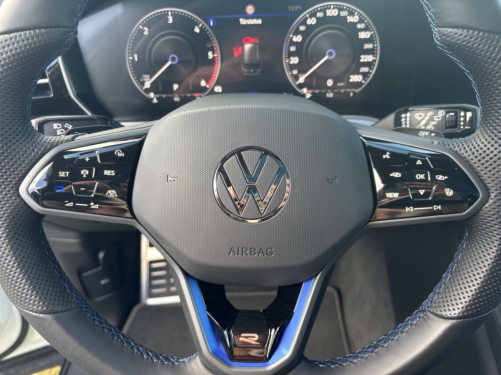 Touareg 3.0 V6 TDI R-Line PANO,STHZ,RFK.