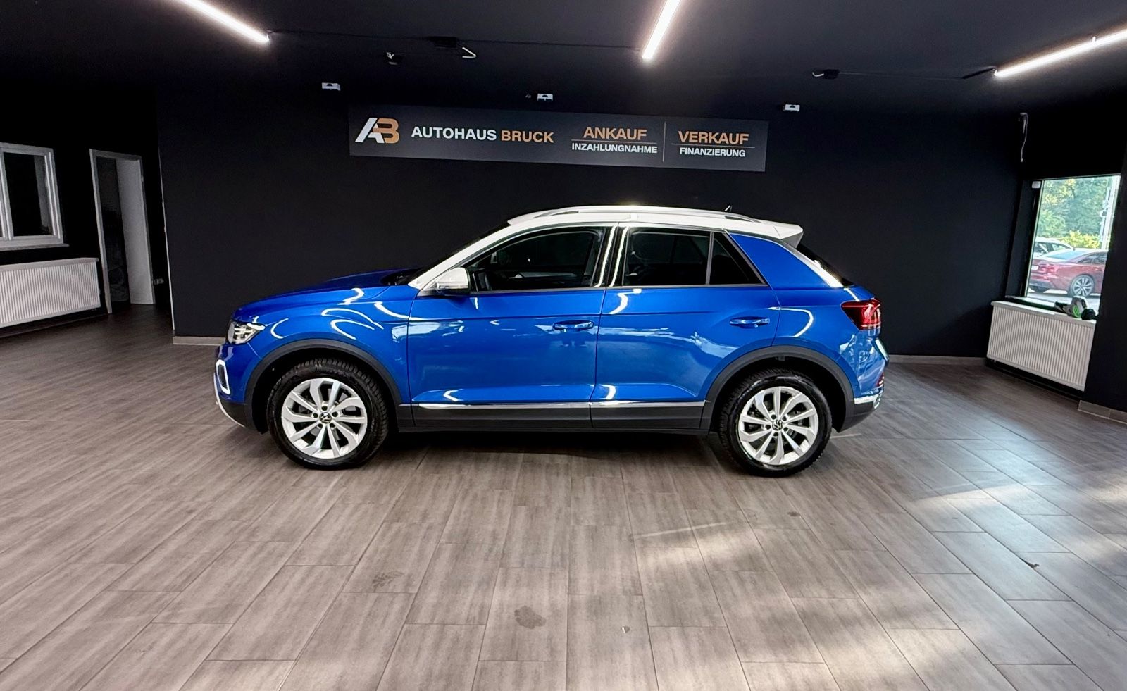 Volkswagen T-Roc DSG 4MOTION*IQ AHK STHZG SPUR TOTW * imagem 3