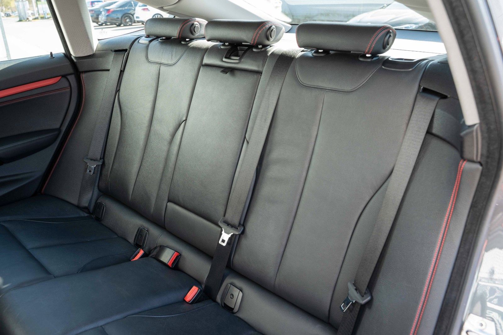 Fahrzeugabbildung BMW 320 D GRAN TURISMO SPORT XENON PANO SHADOW NAVI