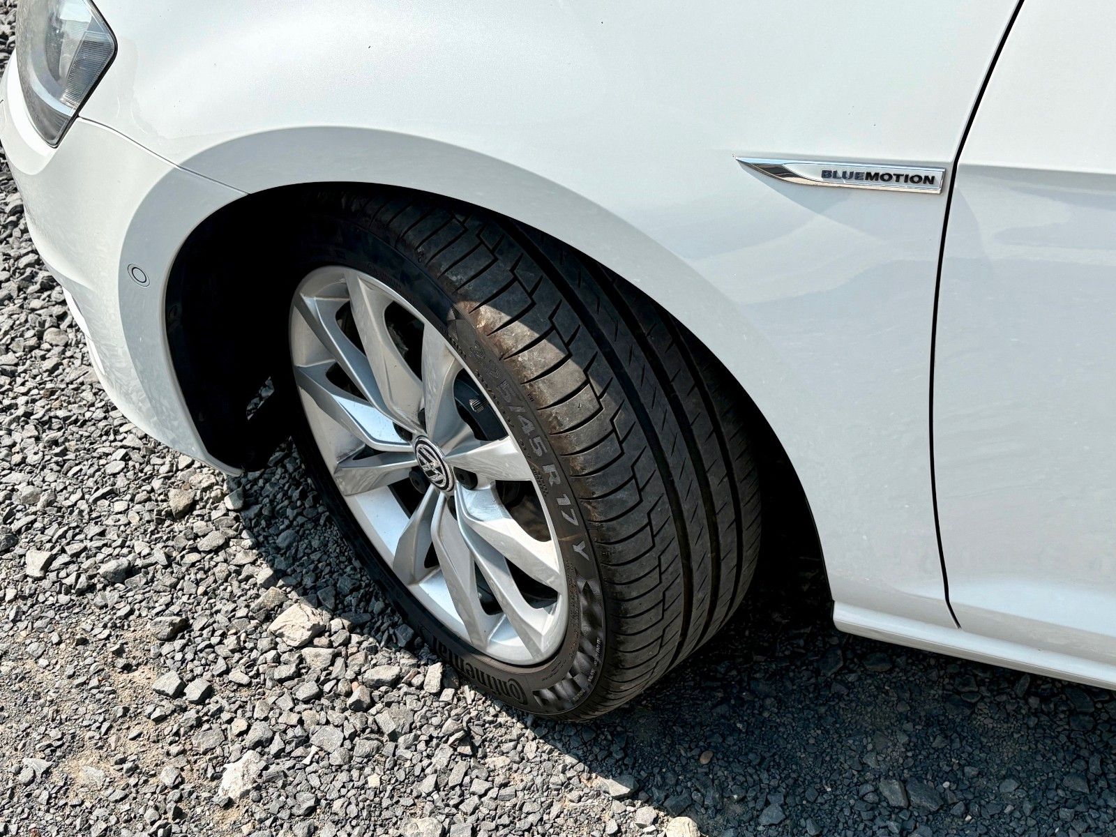 Fahrzeugabbildung Volkswagen Golf VII 2.0 TDI HIGHLINE Navi Xenon Leder SPORT