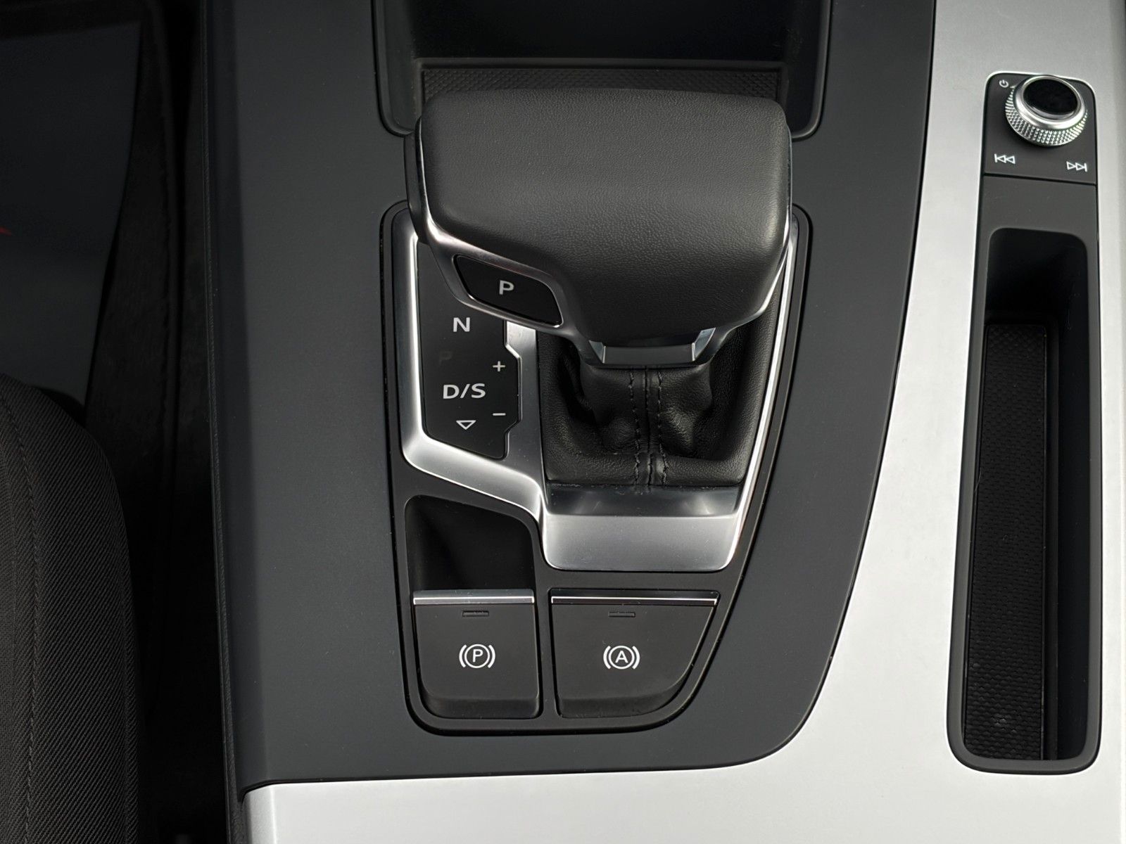 Fahrzeugabbildung Audi Q5 Sportback 40 TFSI quattro advan. AHK Matrix