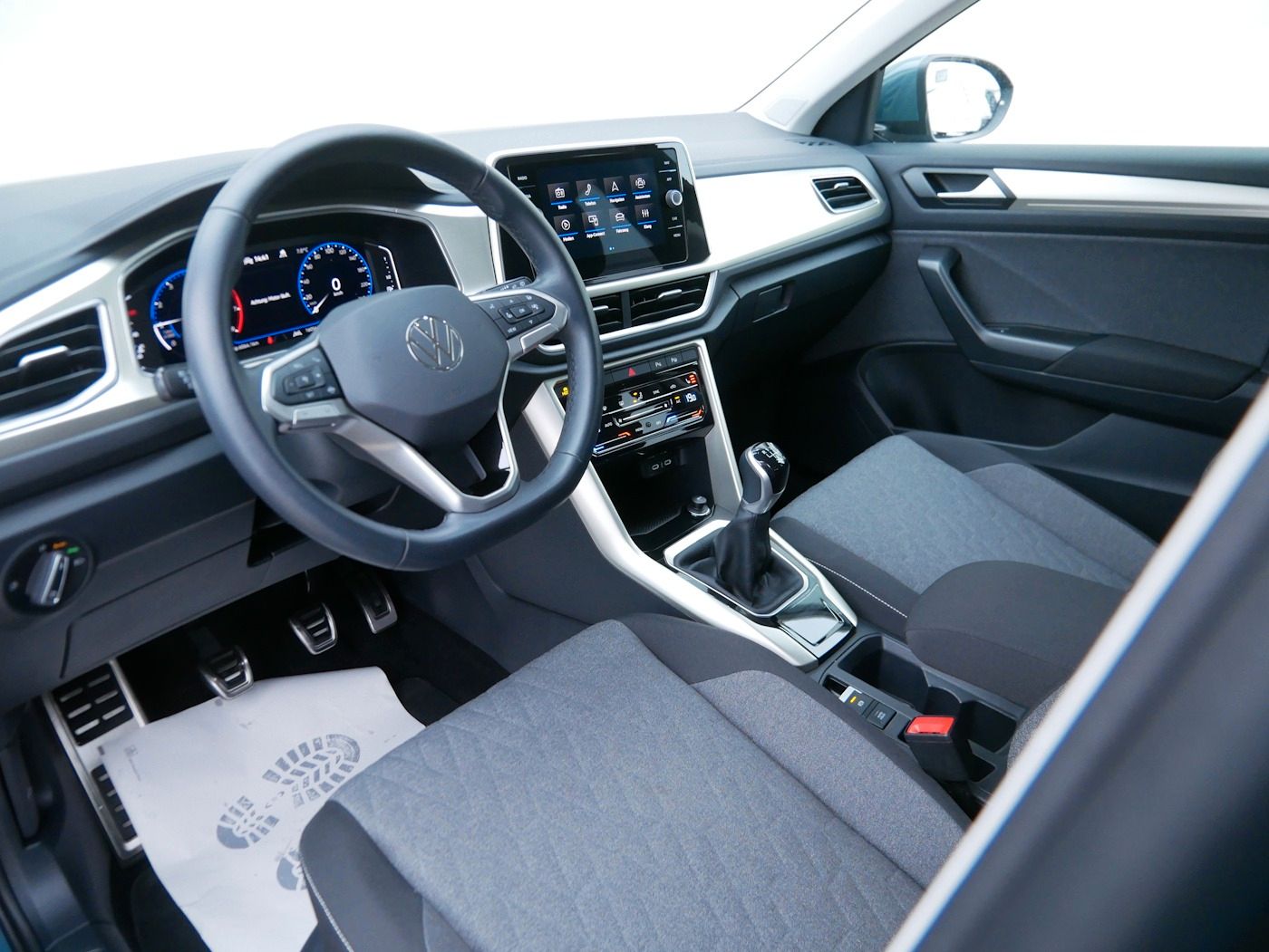 Fahrzeugabbildung Volkswagen T-Roc 1.0 TSI MOVE NEU37T AHK LED Kamera SHZ+LHZ