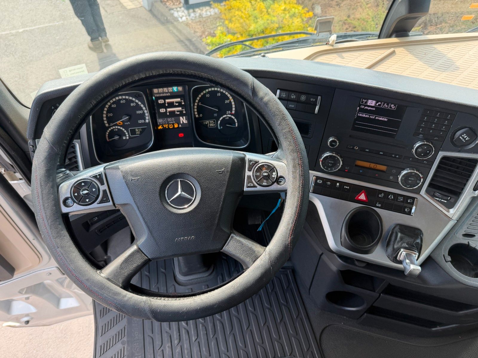 Fahrzeugabbildung Mercedes-Benz Actros 2545 L 6x2 Retarder Schiebeverdeck
