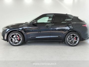 Alfa-Romeo Stelvio - 8