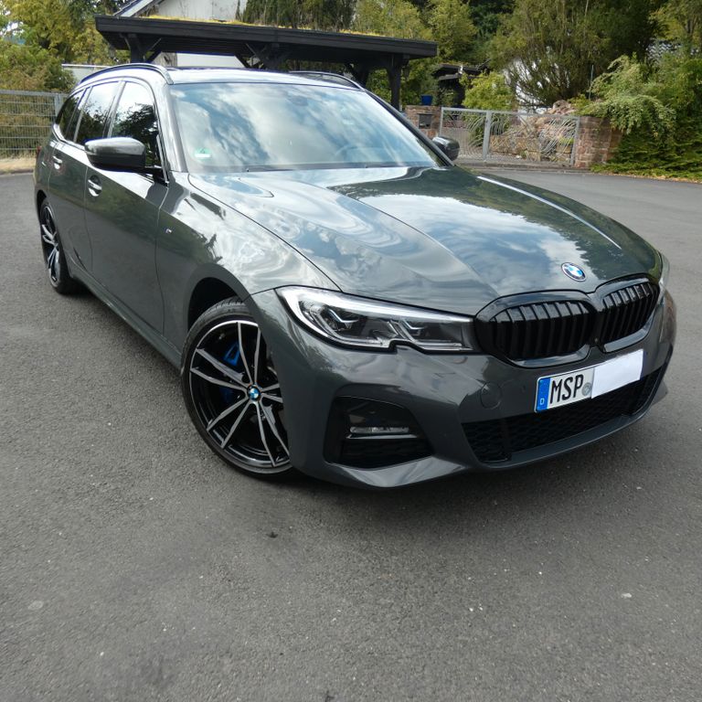 Image of BMW 330