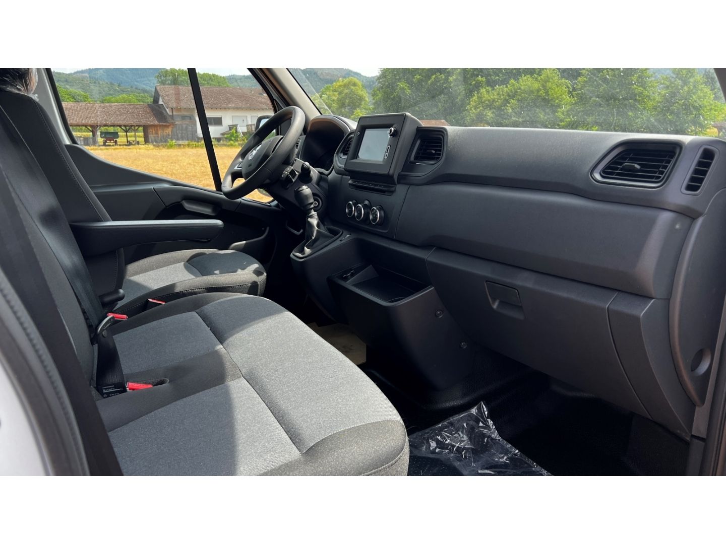 Fahrzeugabbildung Renault Master Kasten L3H2 HKa 3,5t 3 AHK Totwinkelassis