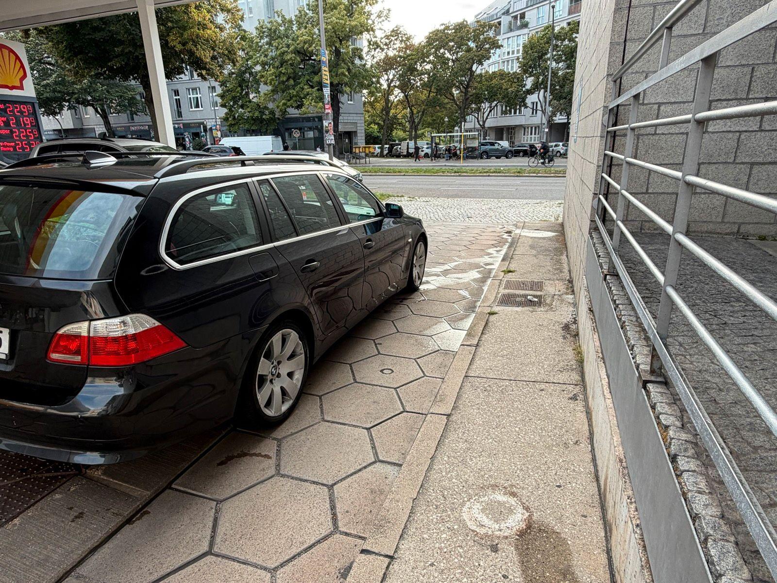 BMW 525 2004 — photo 9