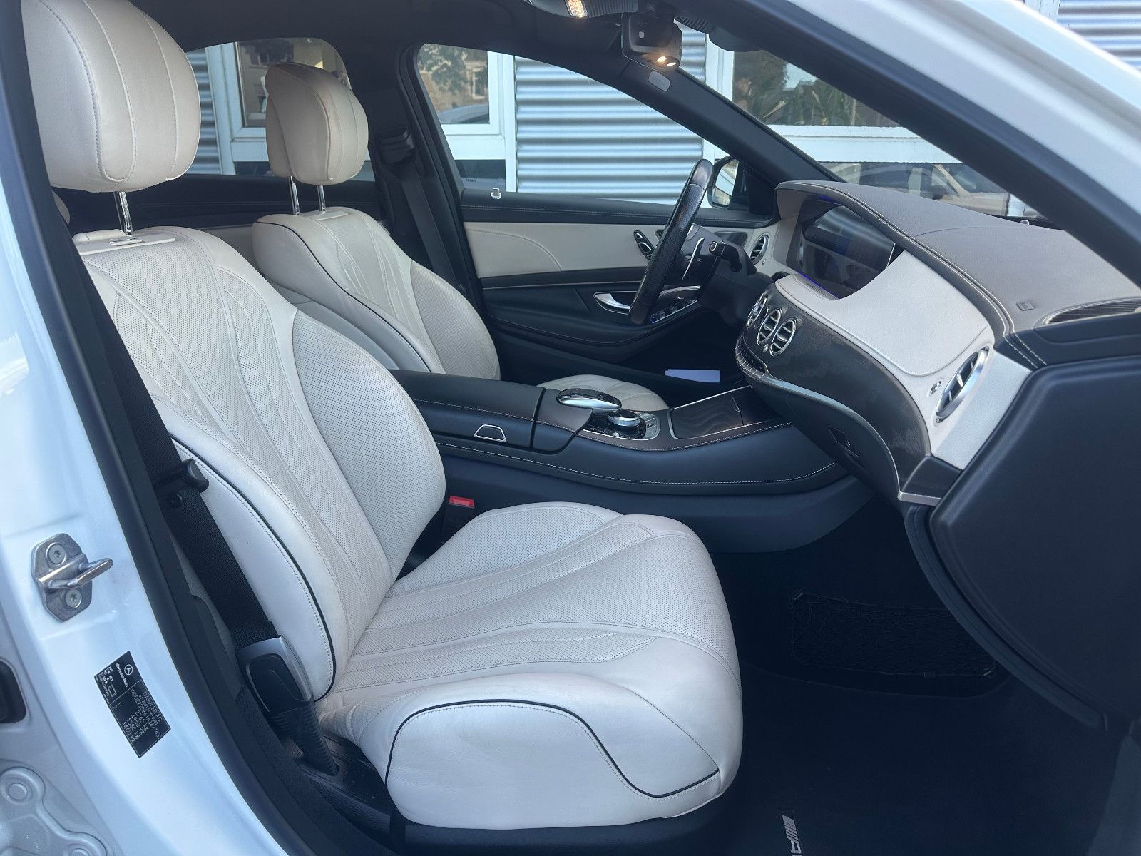 Fahrzeugabbildung Mercedes-Benz S 560 4MATIC*AMG LINE+MOD.2018*