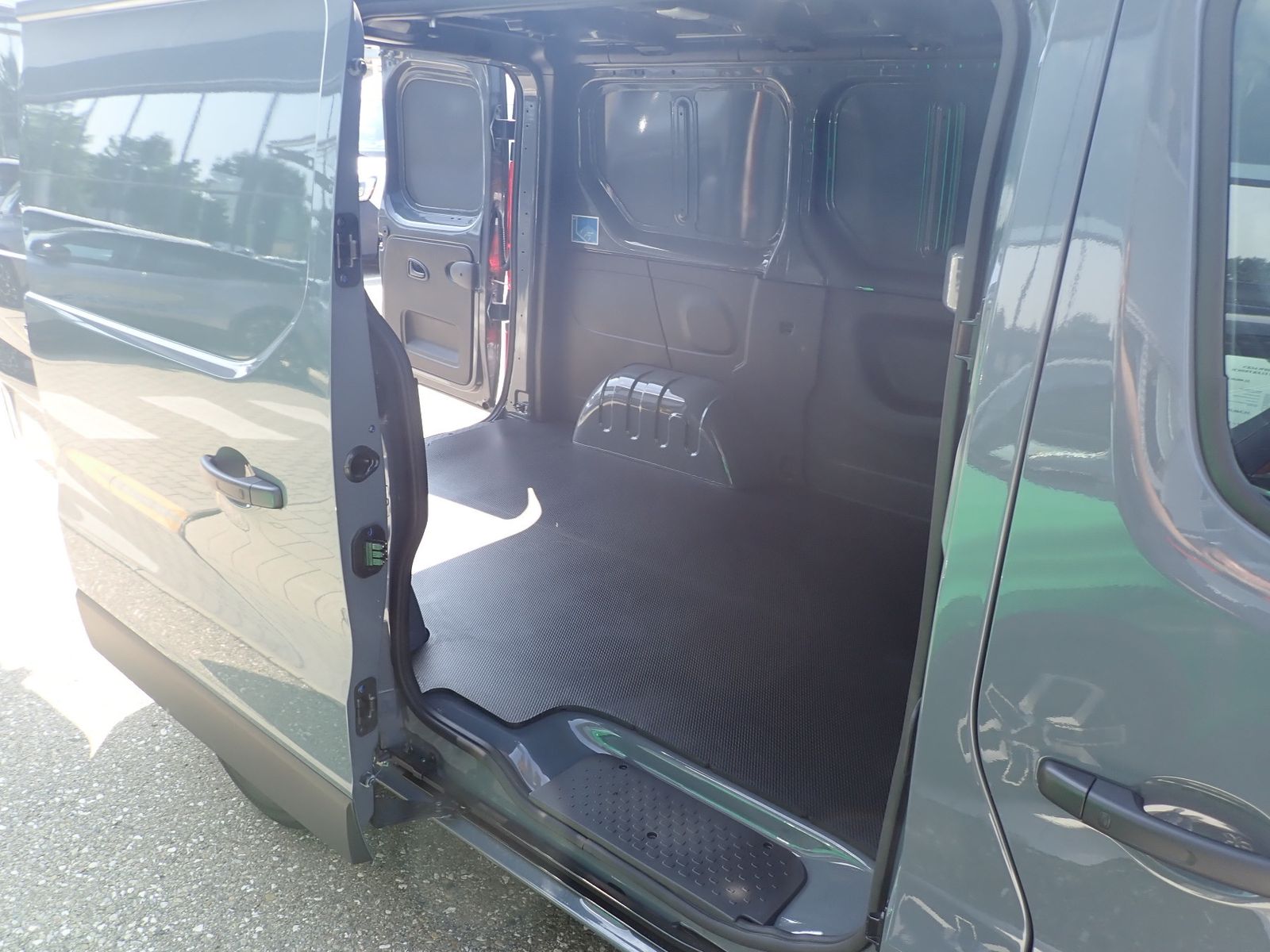 Fahrzeugabbildung Renault Trafic Lkw Komfort L1H1 3,0t Blue dCi 150 MY25