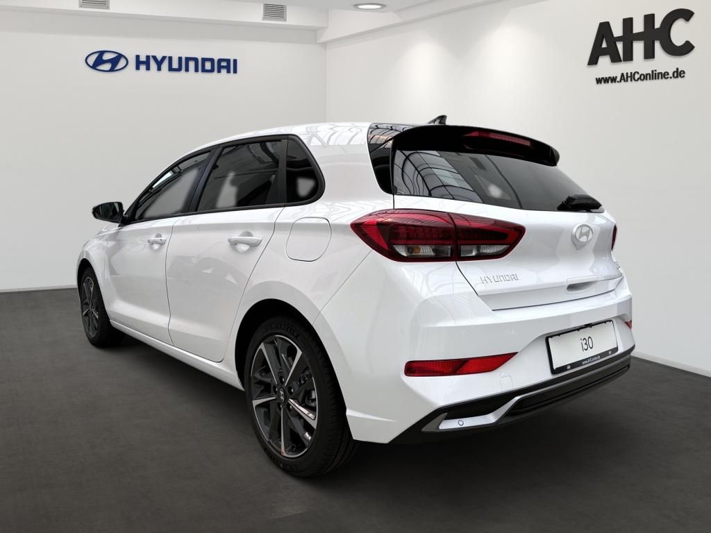 Fahrzeugabbildung Hyundai i30 5-Türer 1.0 T-GDI 6-MT Advantage FLA Navi