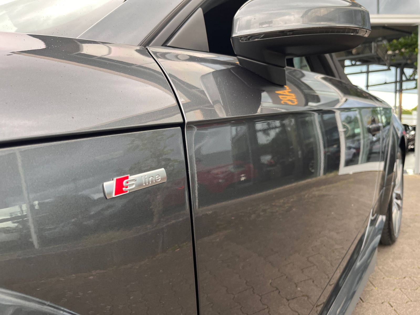 Fahrzeugabbildung Audi TT Roadster  45 TFSI quattro S line S tronic LED