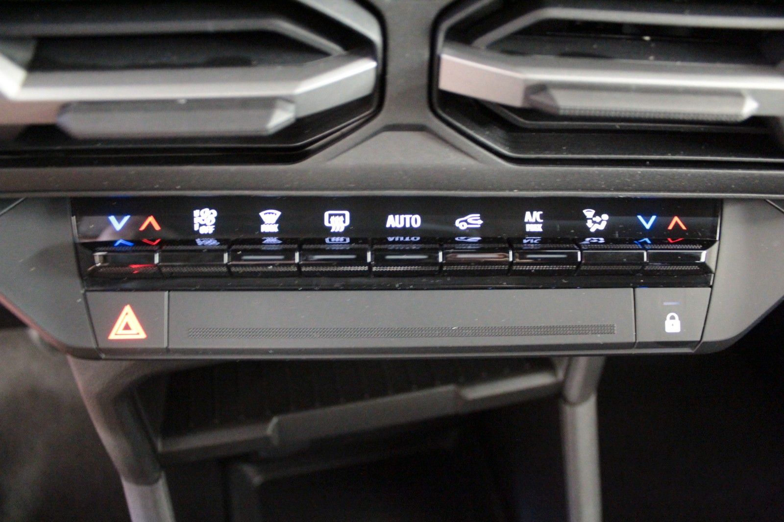 Fahrzeugabbildung Dacia Bigster hybrid 140 Expression   Winterpak.*City