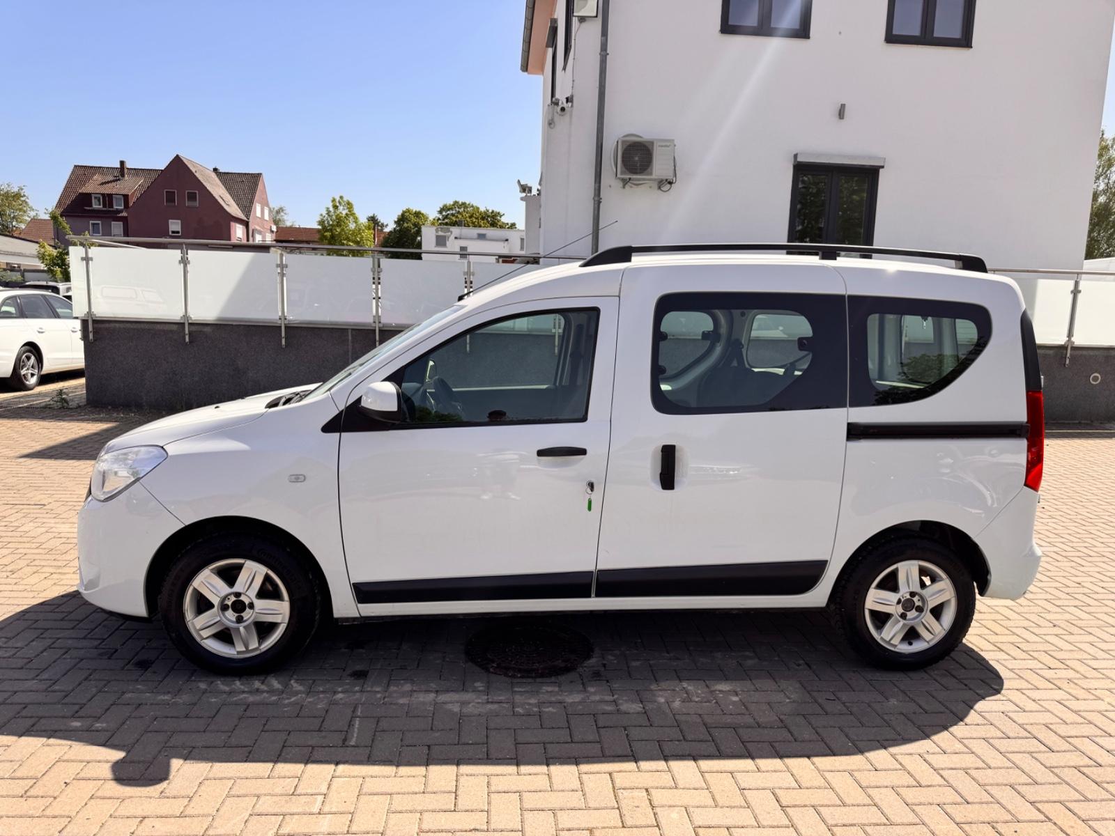 Dacia Dokker Laureate