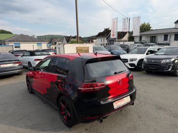 Volkswagen Golf - 4