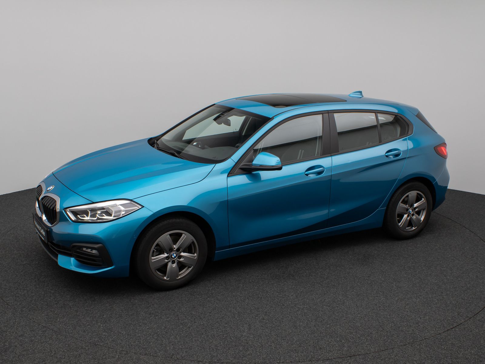 Fahrzeugabbildung BMW 118i Panorama Kamera Lenkrhzg DAB Komfort Sport