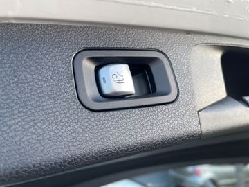 Fahrzeugabbildung Mercedes-Benz E 350d 4Matic AMG*Burmester*Airmatic*Distronic*