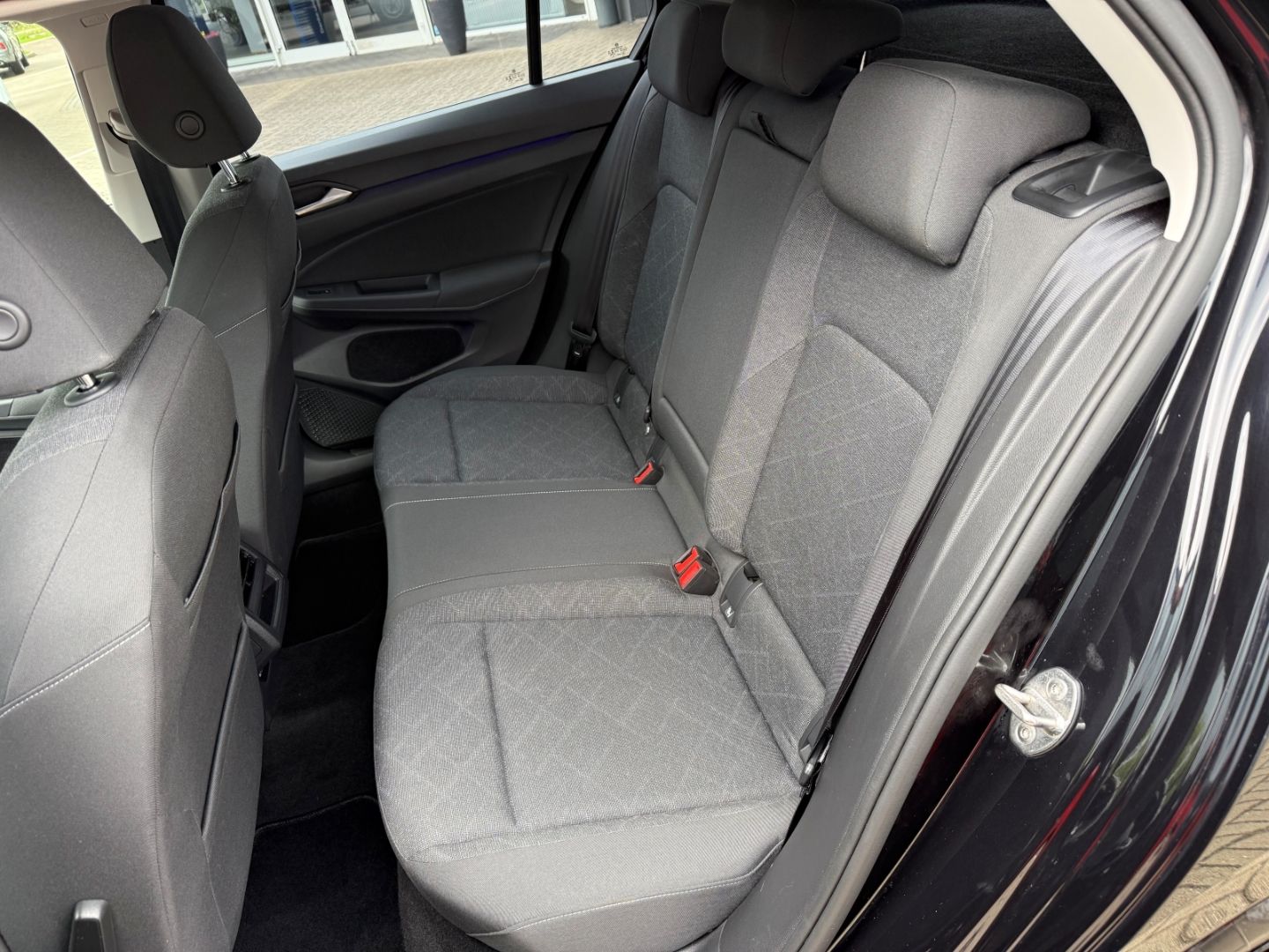 VW Golf VIII Life eTSI 1.5 EU6d-T 8 Limousine - Image 23