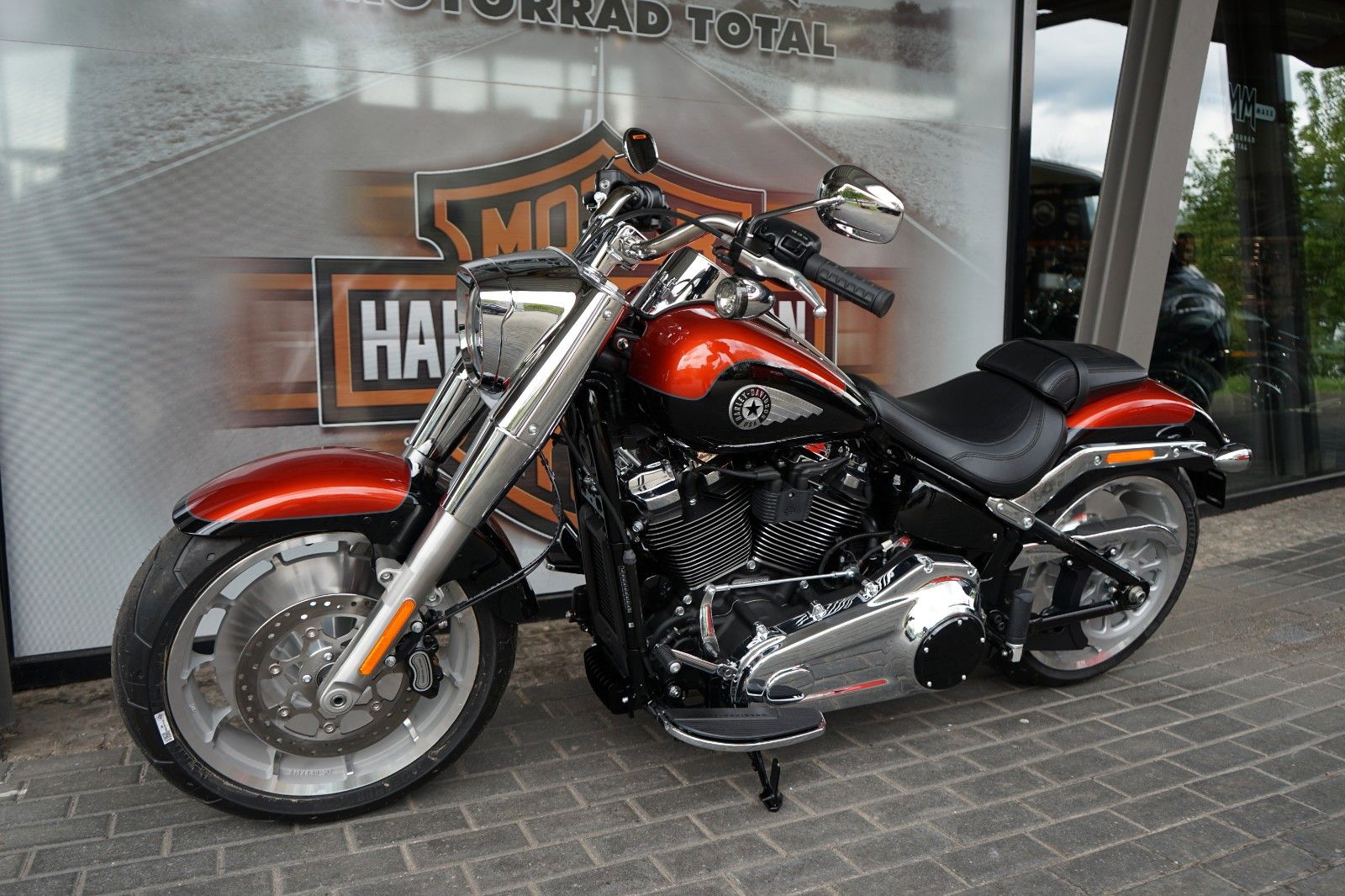 Fahrzeugabbildung Harley-Davidson Fat Boy 117 2025 TWO TONE Sofort Verfügbar