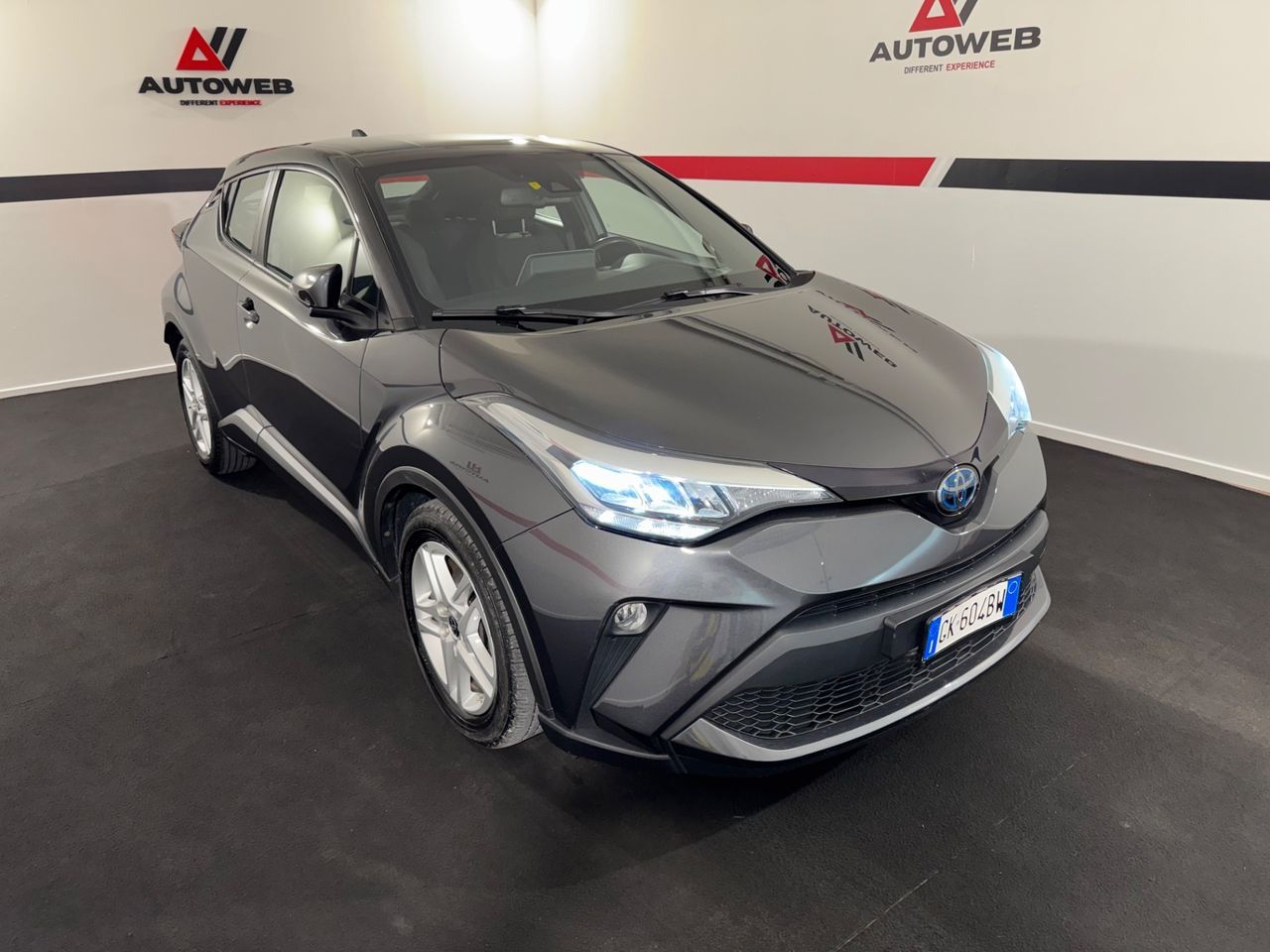 Toyota C-HR 1.8 Hybrid E-CVT Trend imagem 3