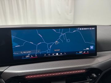 BMW 330 i Touring xDrive M Sport Navi LED Kamera