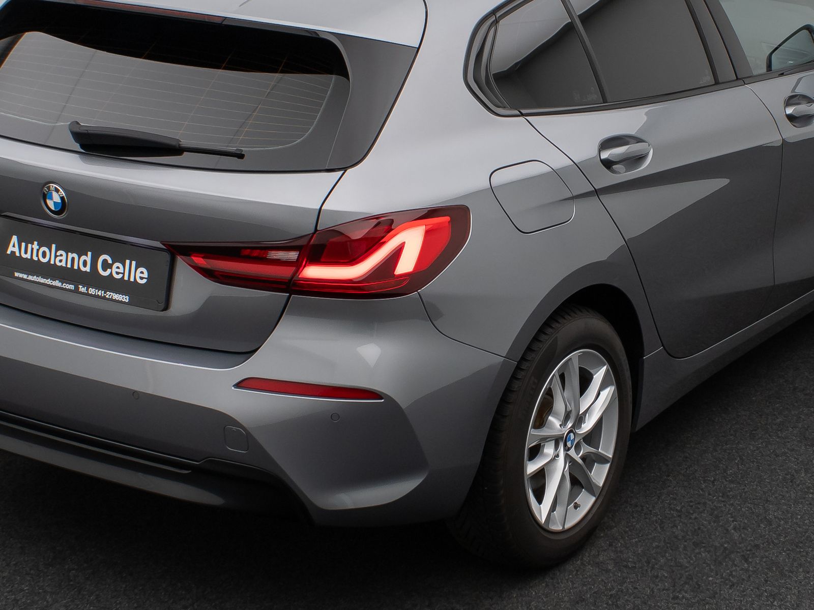 Fahrzeugabbildung BMW 118i Sport Line DAB HiFi Lenkrhz Fernlichtassist