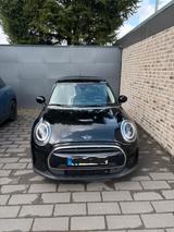 MINI Cooper 5-Türer, der jüngste Schalter  - MINI Cooper aus 2022
