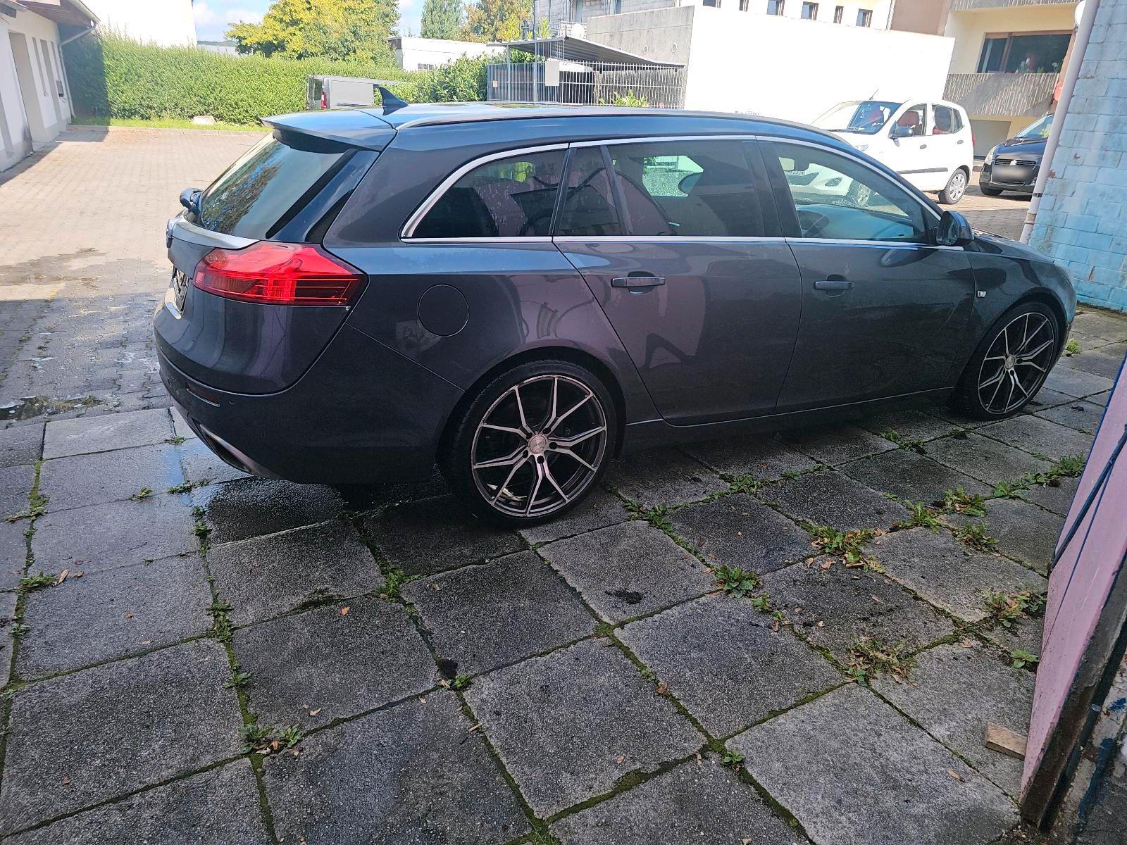 Opel Insignia 2010 — photo 8