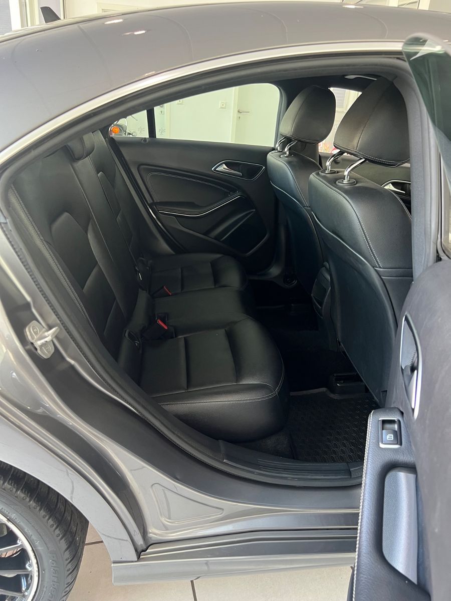 Fahrzeugabbildung Mercedes-Benz CLA 180 Sport Paket * VOLL-LEDER* LED *FACELIFT