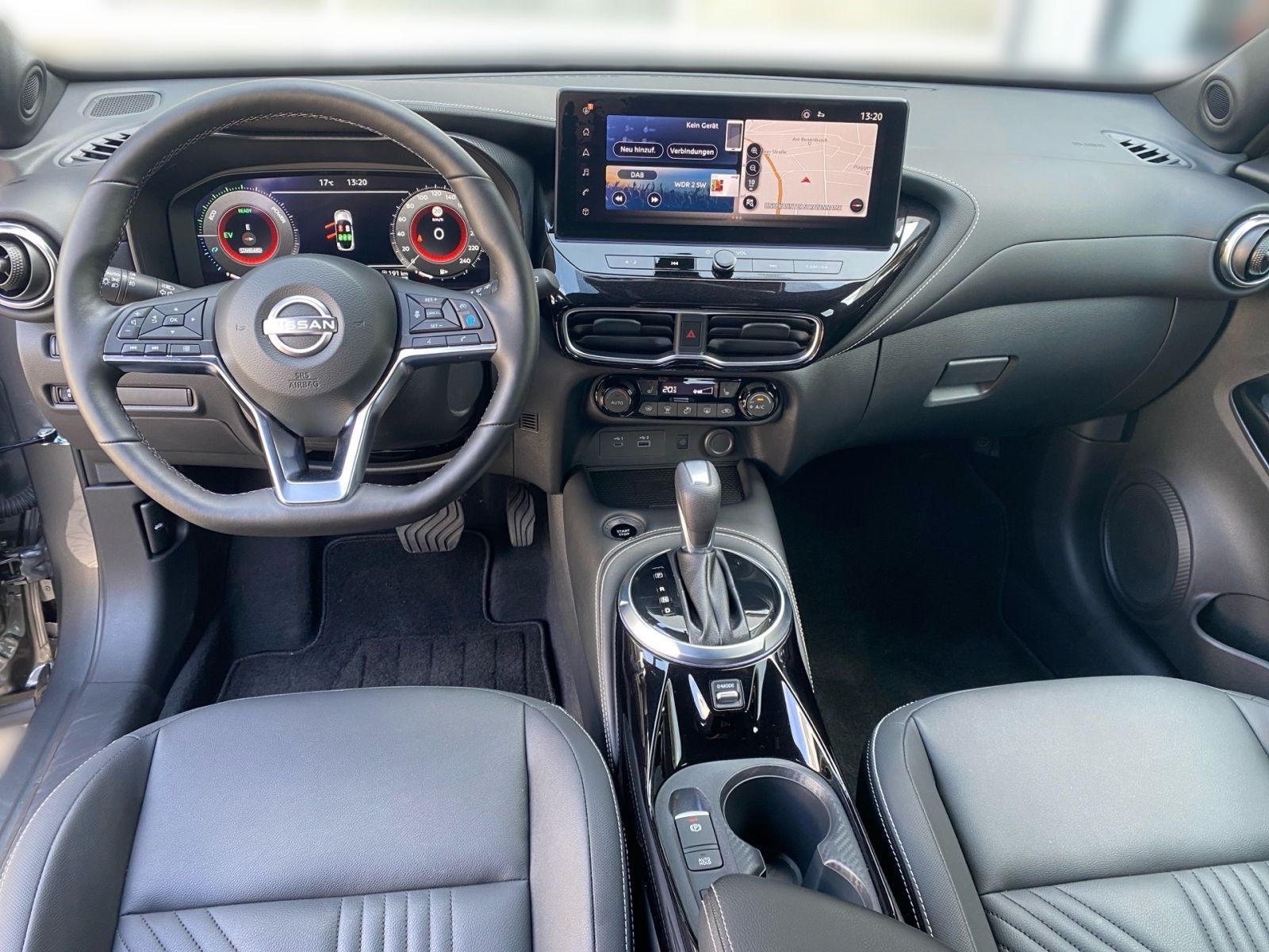 Fahrzeugabbildung Nissan Juke 1.6 Automatik Hybrid Tekna *Bose*360'*19Z*