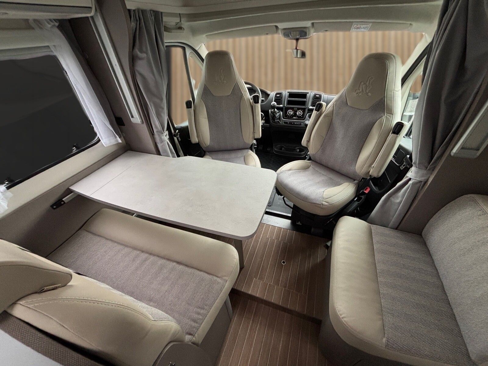 Fahrzeugabbildung Etrusco T 6900 SB Elek. Hubbett, Solaranlage 120W