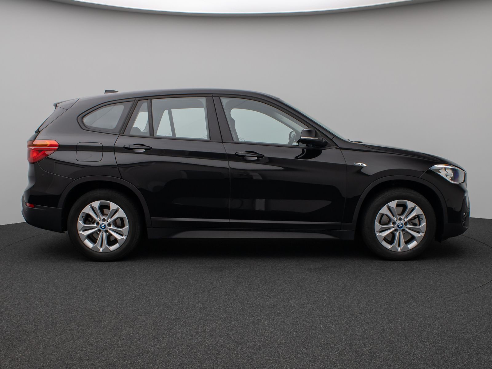 Fahrzeugabbildung BMW X1 xD25e Parkassist DAB Lordos Geschwindigkeitsr