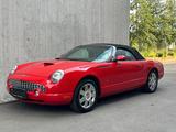 Ford Thunderbird 4.0 V8 - Ford Thunderbird mit Benzin-Antrieb: Cabrio