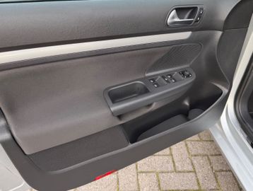 Volkswagen Golf - 6