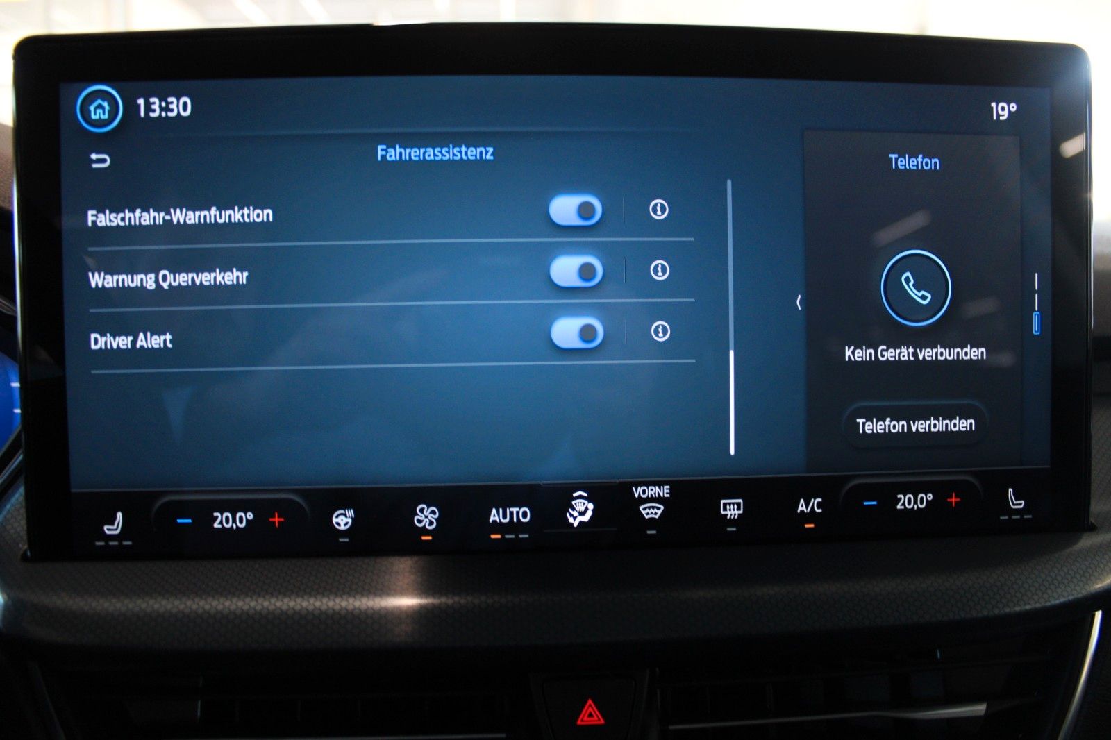 Fahrzeugabbildung Ford Focus Active X Turnier Automatik LED NAVI CAM