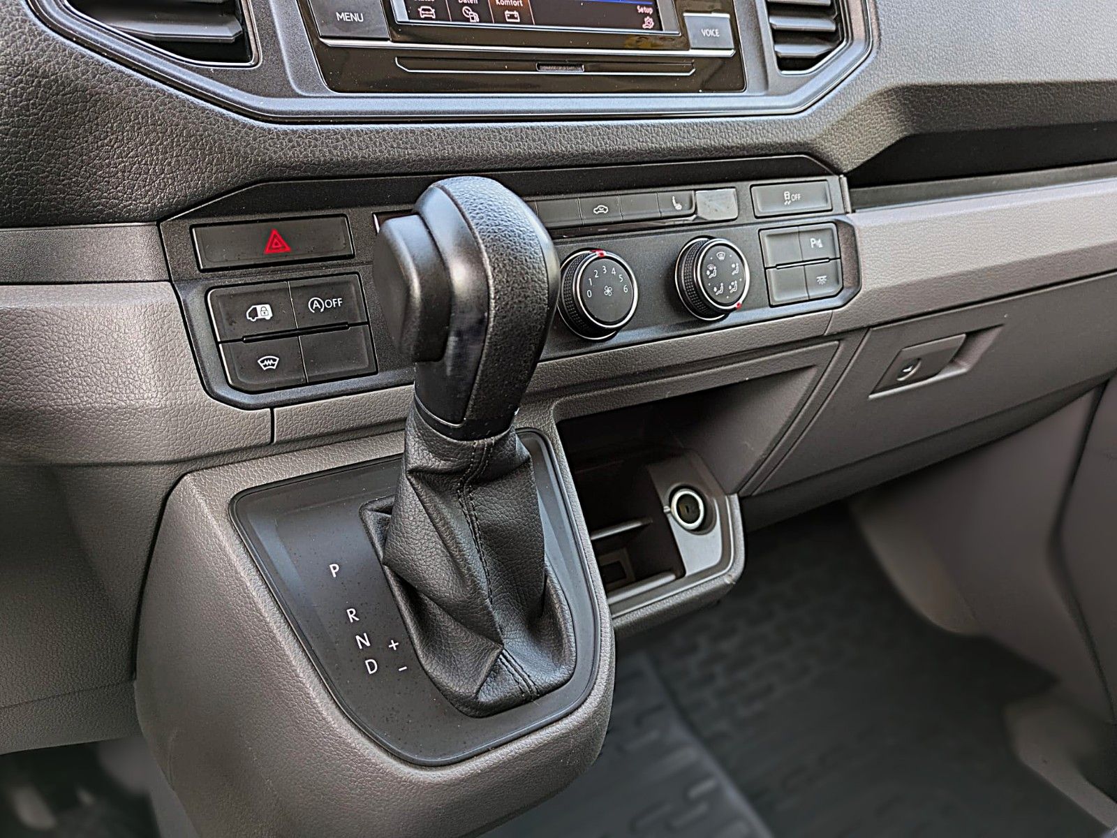 Fahrzeugabbildung Volkswagen Crafter Kasten AUT. L4H2 KLIMA SITZHZG ACC NAVI